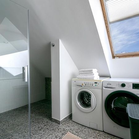Luxury Apartment With Balcony In Downtown Boedapest Buitenkant foto