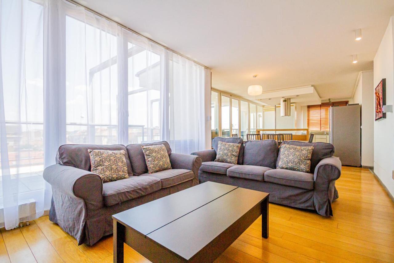 Luxury Apartment With Balcony In Downtown Boedapest Buitenkant foto