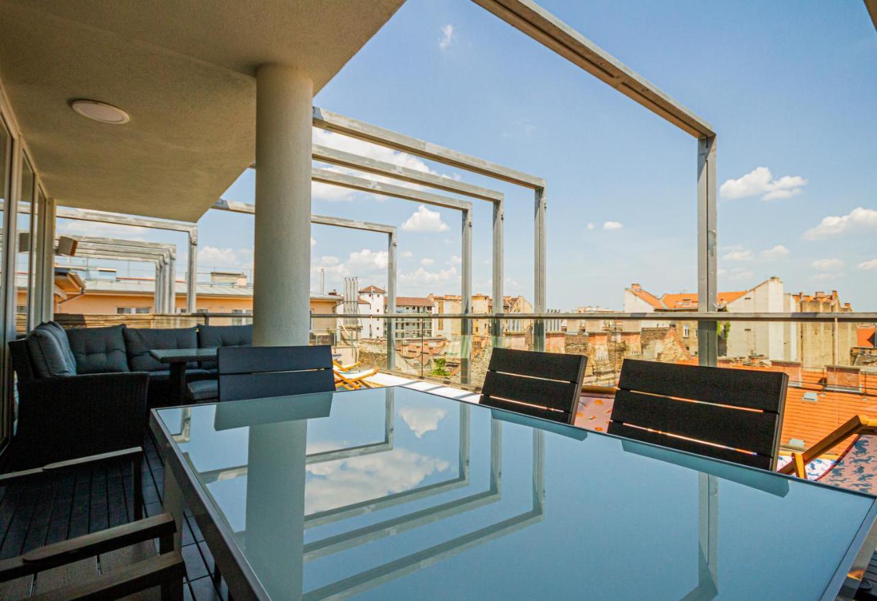 Luxury Apartment With Balcony In Downtown Boedapest Buitenkant foto