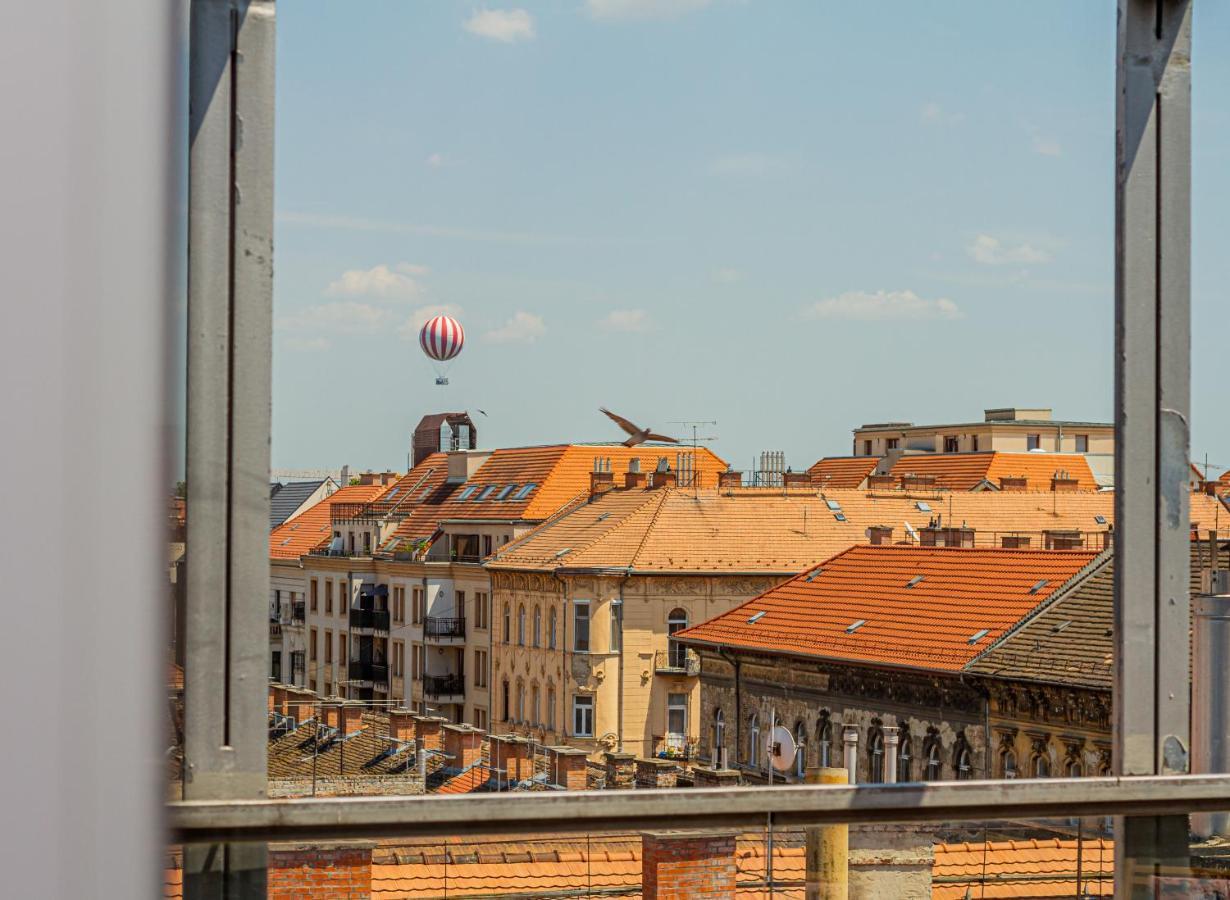 Luxury Apartment With Balcony In Downtown Boedapest Buitenkant foto