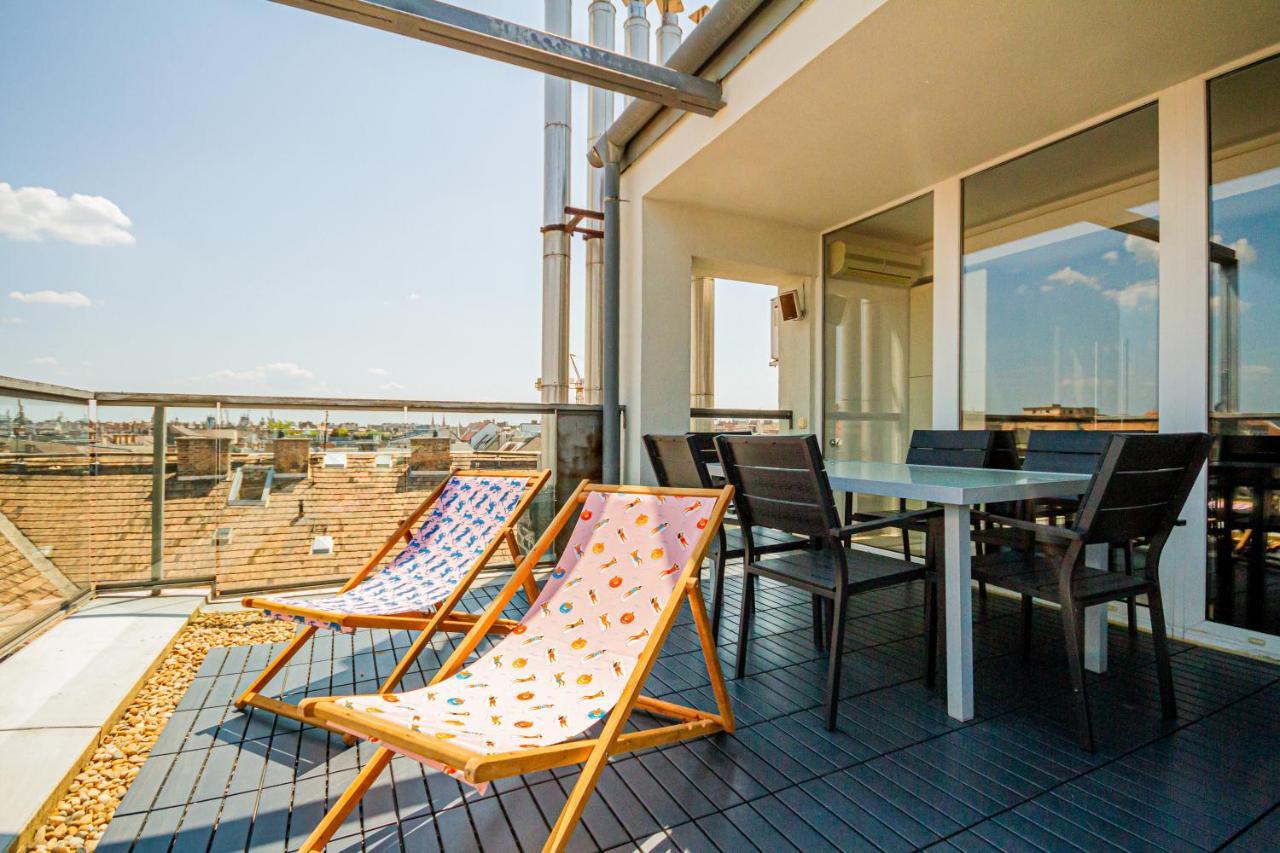 Luxury Apartment With Balcony In Downtown Boedapest Buitenkant foto