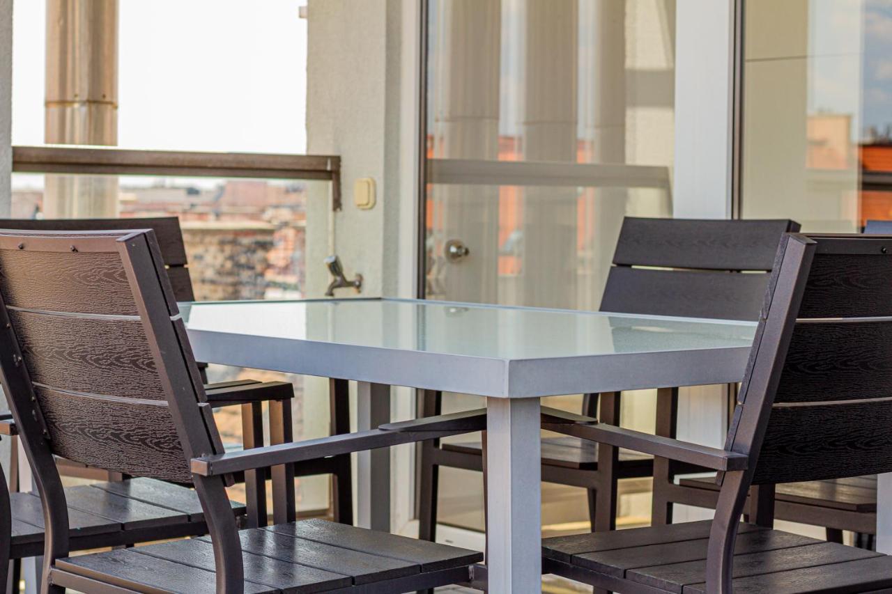 Luxury Apartment With Balcony In Downtown Boedapest Buitenkant foto