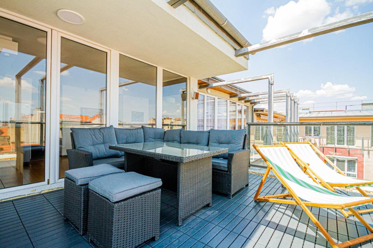 Luxury Apartment With Balcony In Downtown Boedapest Buitenkant foto