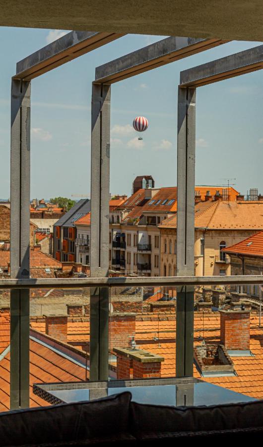 Luxury Apartment With Balcony In Downtown Boedapest Buitenkant foto