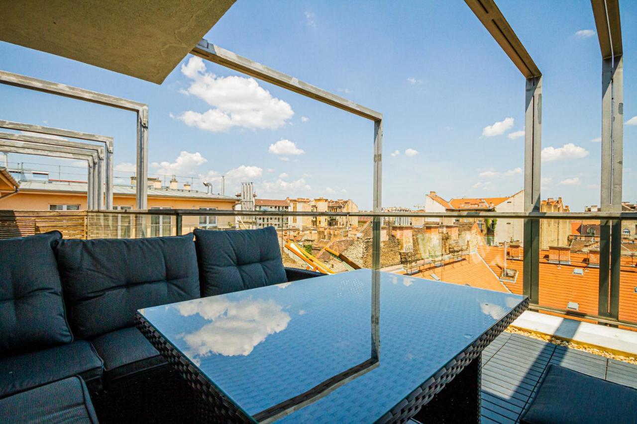 Luxury Apartment With Balcony In Downtown Boedapest Buitenkant foto