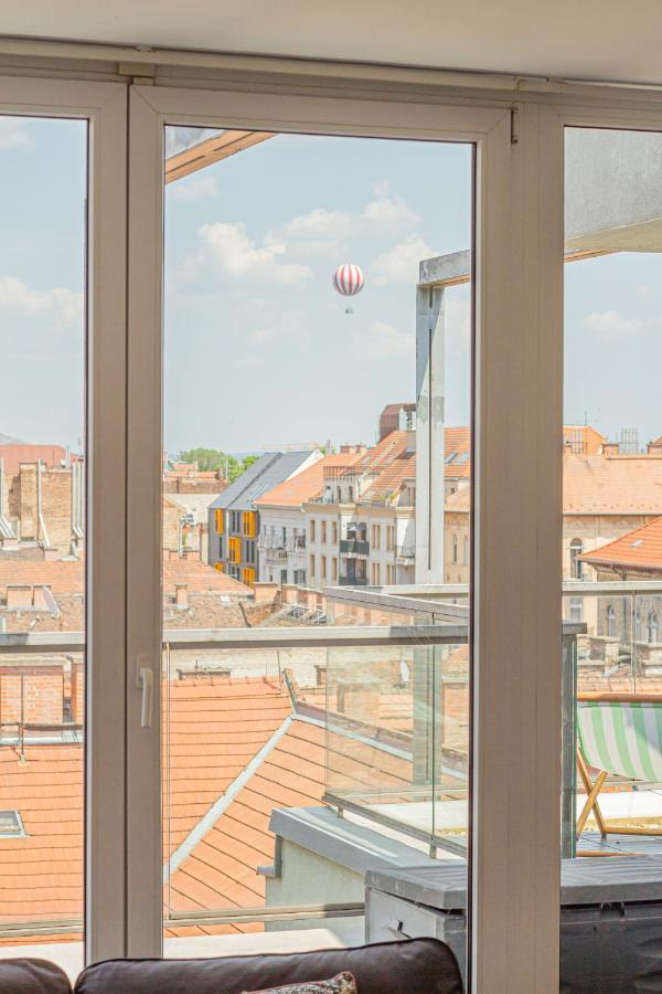 Luxury Apartment With Balcony In Downtown Boedapest Buitenkant foto