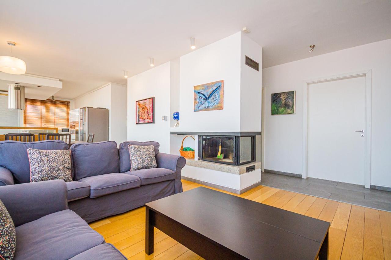 Luxury Apartment With Balcony In Downtown Boedapest Buitenkant foto