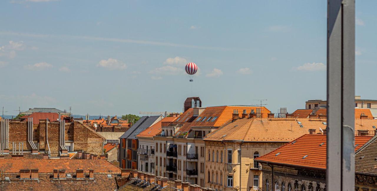 Luxury Apartment With Balcony In Downtown Boedapest Buitenkant foto