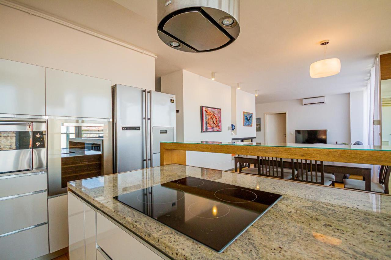 Luxury Apartment With Balcony In Downtown Boedapest Buitenkant foto