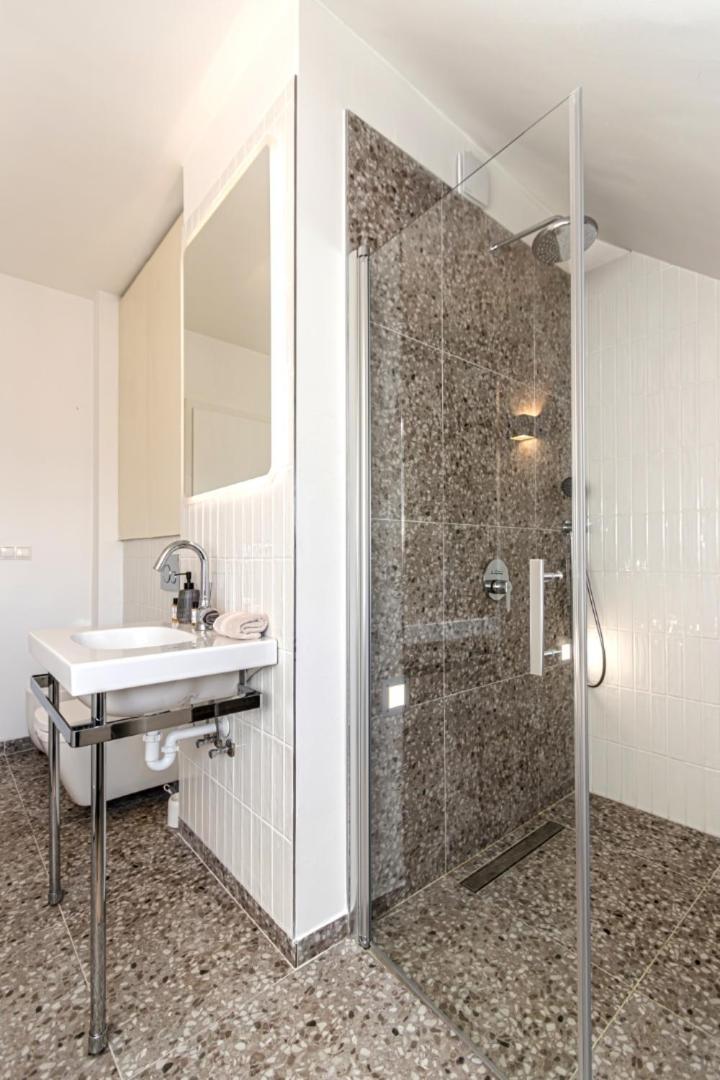 Luxury Apartment With Balcony In Downtown Boedapest Buitenkant foto